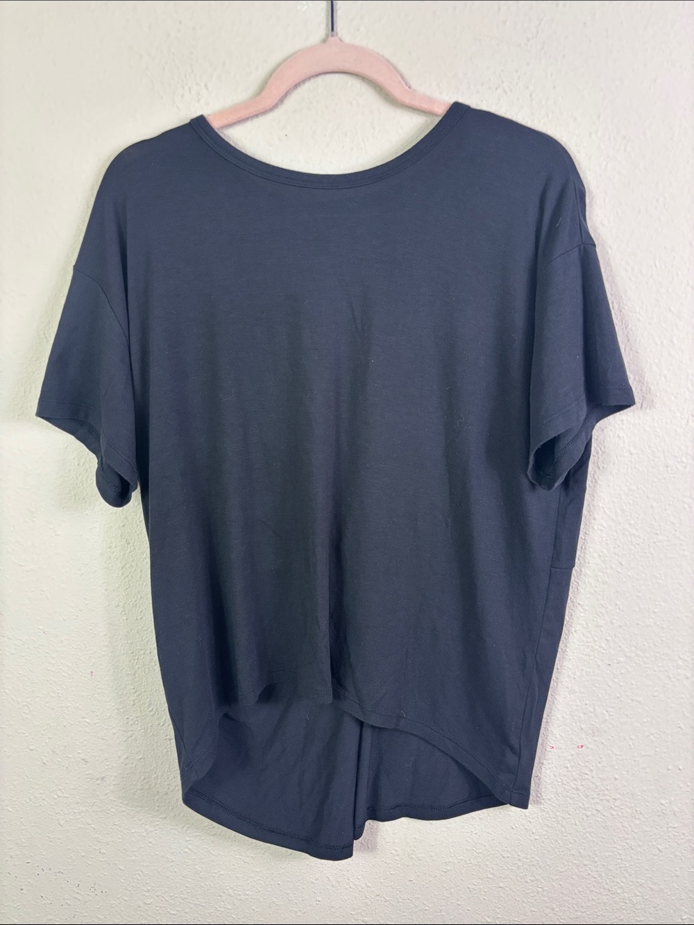 Athleta Black Short Sleeve Tee Shirt Open Back size Medium